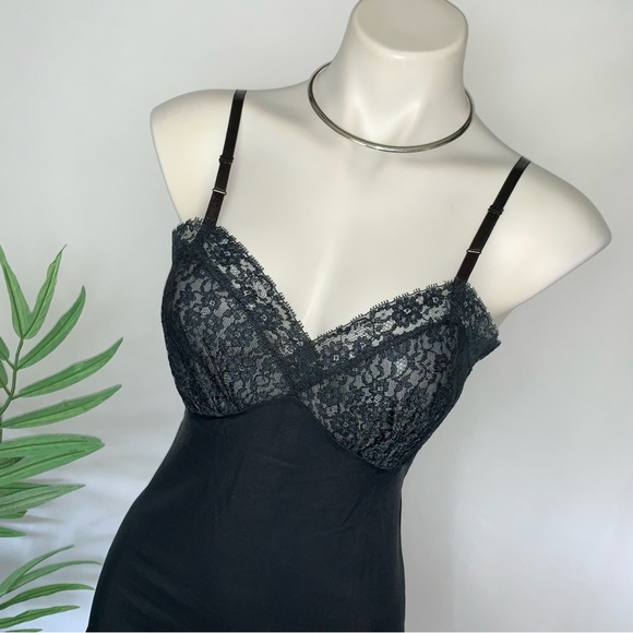 v i n t a g e :: Van Raalte 60s Floral Lace Nylon Slip Dress Mesh - Picture 11 of 15